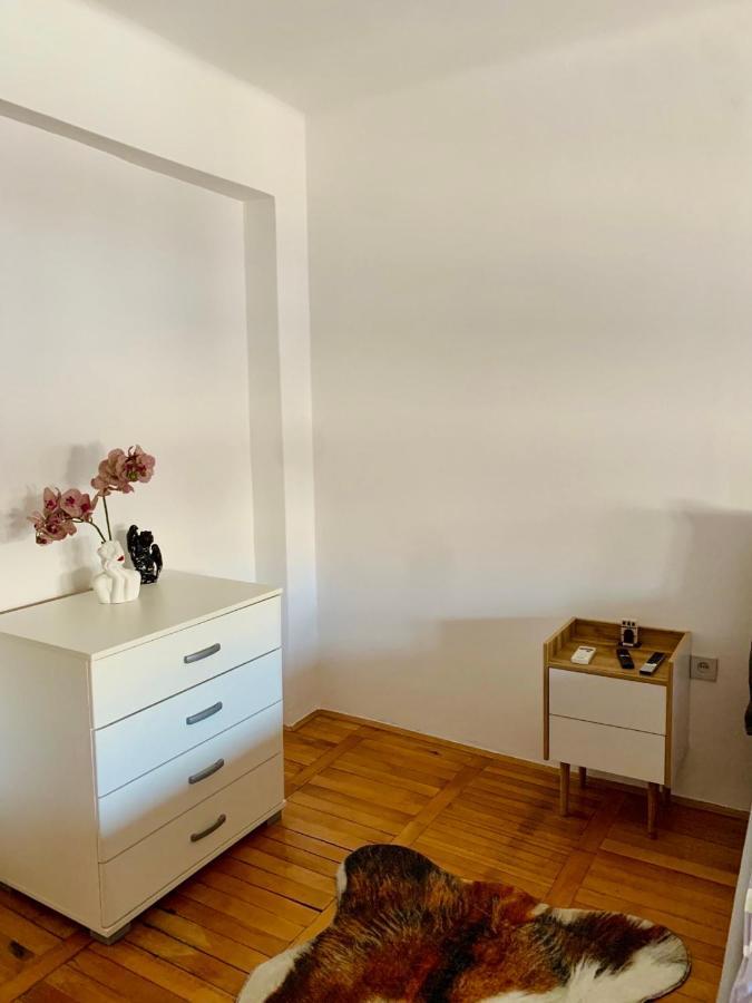 City Center Square Deluxe Nest Podgoriţa Exterior foto