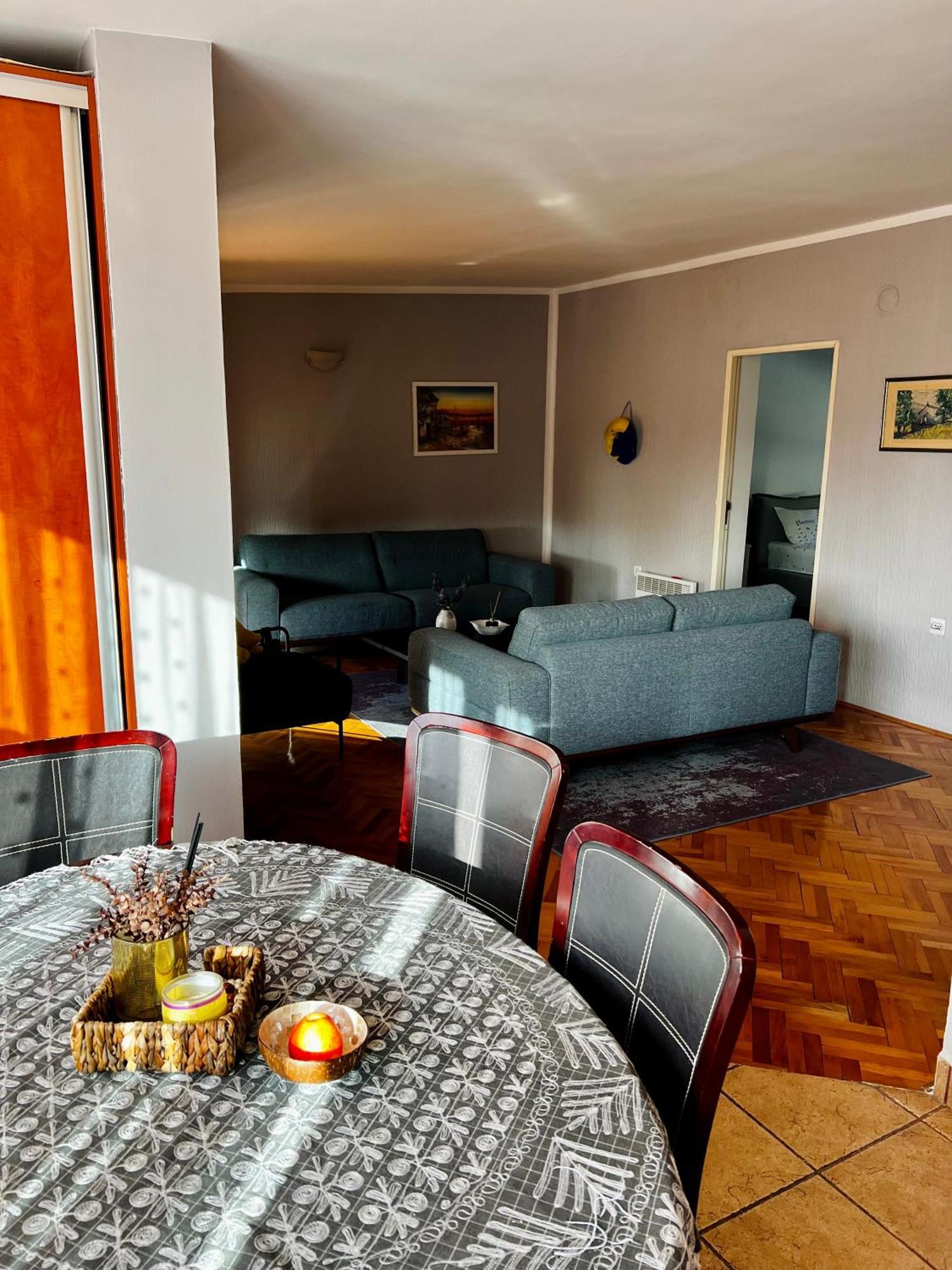 City Center Square Deluxe Nest Podgoriţa Exterior foto